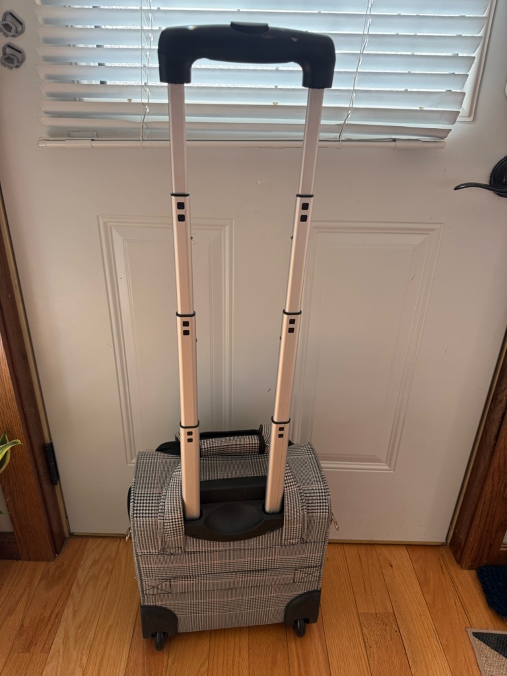 London Fog Black & White Plaid Rolling Travel Bag - Picture 12 of 13